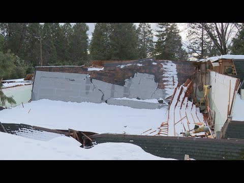 Roof collapses on gym of Nevada City school