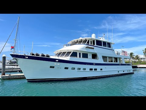 Outer Reef Yachts 860 DBMY video