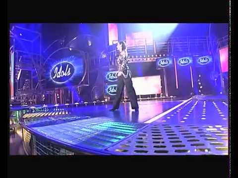 Marieke singing  "Sk8er Boi" by Avril lavigne - Liveshow 3 - Idols season 1