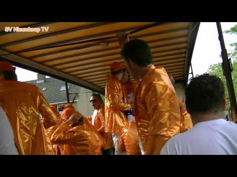 SV Nieuwkoop op de platte kar