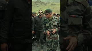 Download lagu Kargil Vijay Diwas | Royal Enfield | #WheelsOfValor #RoyalEnfield #YoutubeShorts #Shorts mp3