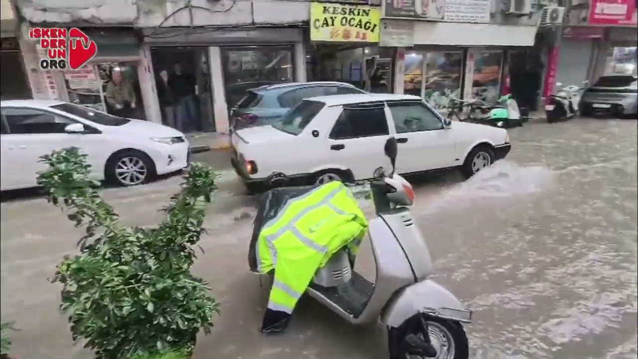 Yağış İskenderun’da Okul bahçesini göle çevirdi…