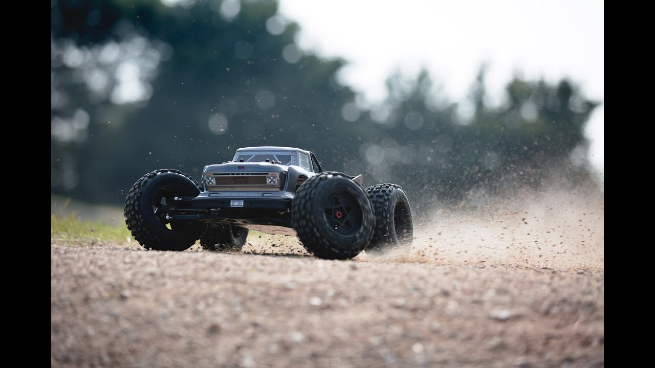 Arrma Outcast 6S BLX 1:8 4WD RTR stříbrná