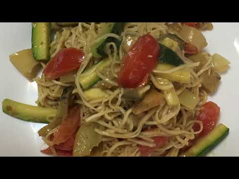 Noodles al curry e burro di arachidi