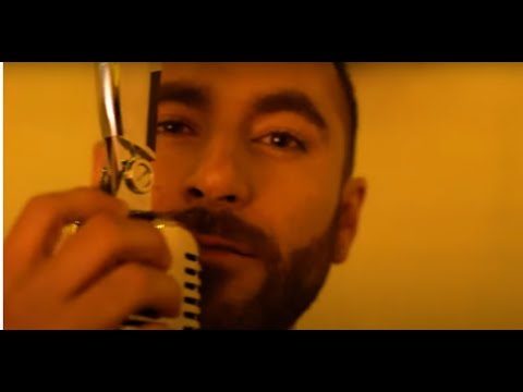 Angel Toro - Sigo Soltero (Video Oficial)