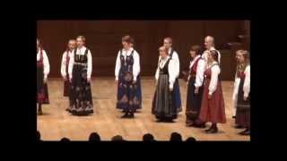 Springdans og  Eg aktar ikkje.  August 3 2014