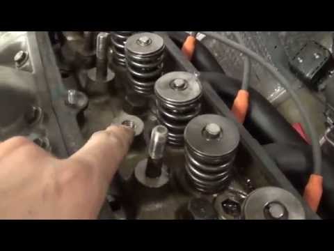 Screw-in rocker stud installation