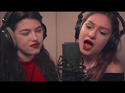 VA Live Studio Sessions - Yanna and Briella 1 mic - That's Life /cover/