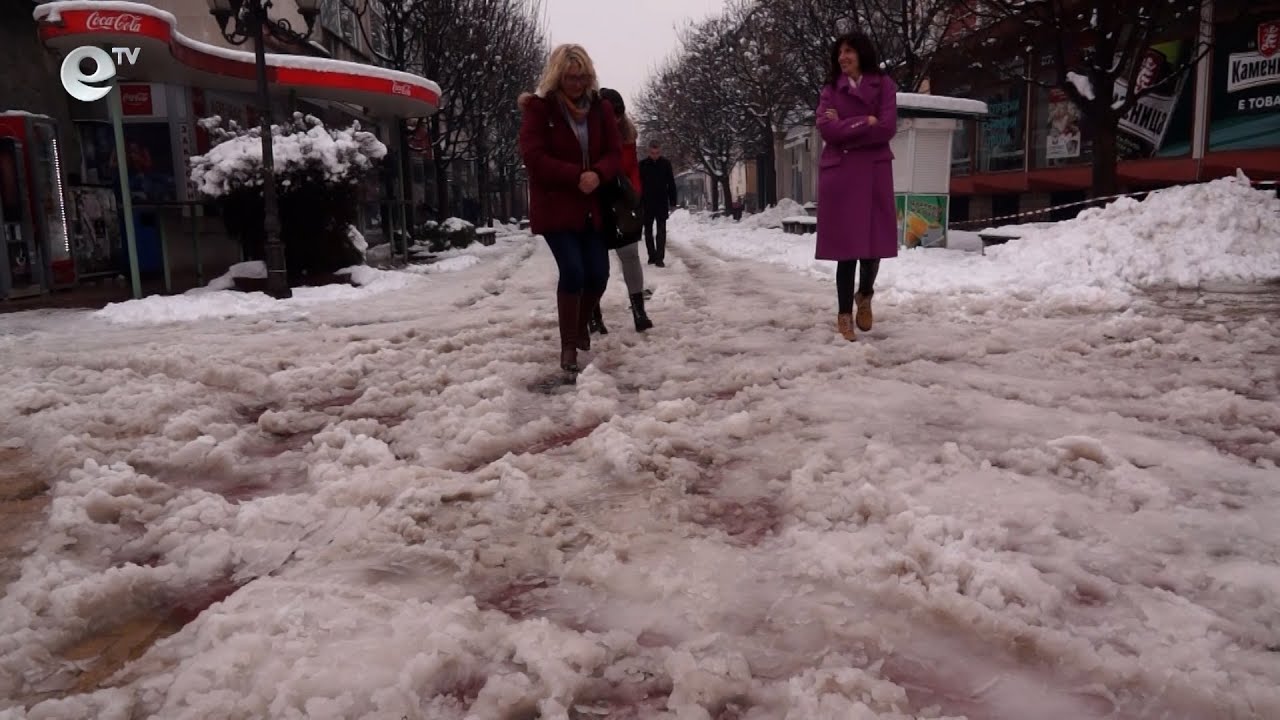 40 см. е снежната покривка в Смолянска област, хората недоволстват от непочистени улици
