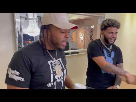 Micezzy Ft Nelly Nelz - CONGELANDO EL MICRO 🧊🎙