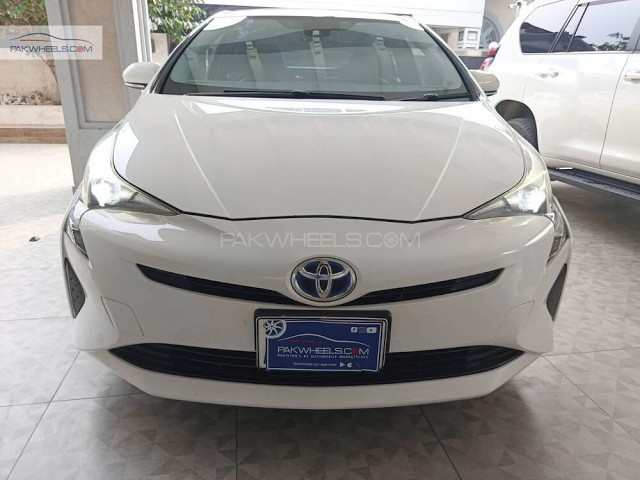 Toyota Prius S Touring Selection 2017 for Sale