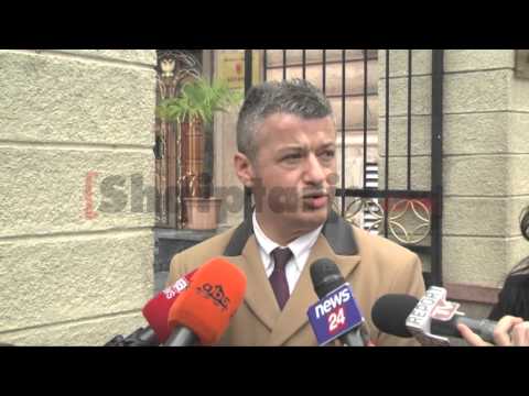 Report TV - Ja si u përgjigjet gazetarëve një ish-koleg, tani deputet i PS