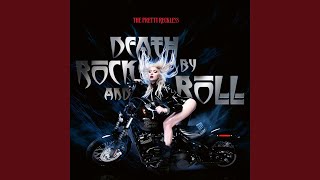 Kadr z teledysku Death by Rock and Roll tekst piosenki The Pretty Reckless