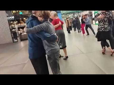 Tango Tanzen in München: Milonga in den Fünf Höfen mit Tango Lugo