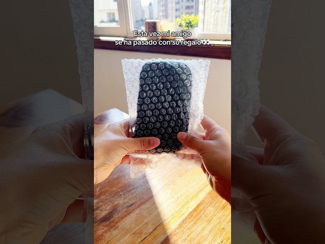 Vídeo relacionado con Cartas de coleccionables patrióticas, barajas de cartas de tamaño estándar para con acabado de alto detalle, detalles de papel duraderos con función de entretenimiento, regalo, hombres