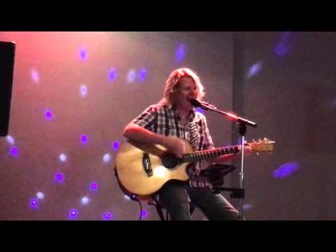 Tony Boyd solo acoustic Cherry mashup Pacific Paradise Bowls Club 15.11.15