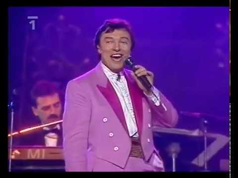 Karel Gott - Svět má ty chvíle rád (1988, live)