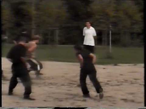 甲賀流忍術 Sensei Arie van den Akker is learning a ninja jump "Kurokumo Bushido Ninjutsu"