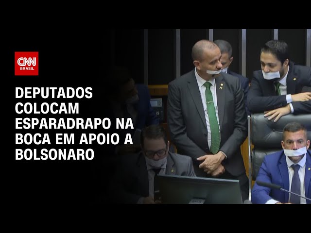 Deputados da oposição colocam esparadrapo na boca em apoio a Jair Bolsonaro | CNN 360º