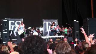 The Ready Set - The Ghost Of Los Angeles @ Warped Tour 2011 *HD*