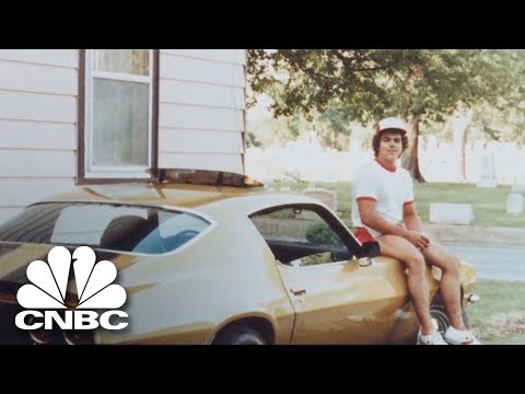 The ‘World’s Fastest Pizza Delivery Vehicle’ | Jay Leno's Garage | CNBC Prime