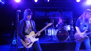 RHINO BUCKET: Welcome To Hell - live at BLUE NOTEZ CLUB