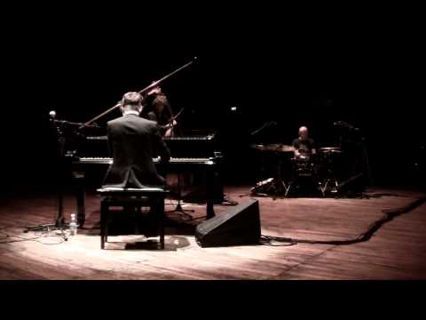 Schicksal in arbeit - Andrea Manzoni Trio