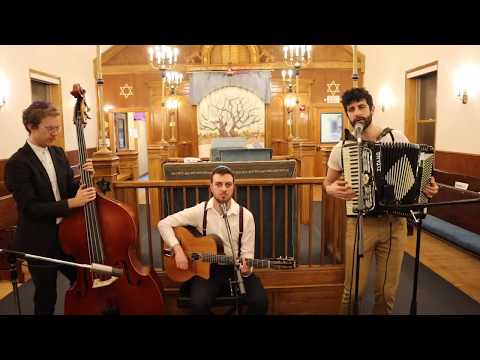 The Hora Tanz Band - Arum Dem Fayer