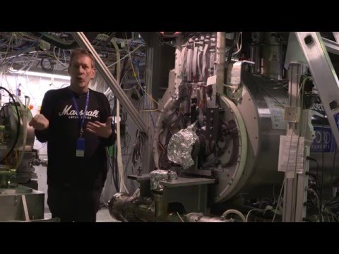 ALPHA experiment: an improved limit on the charge of antihydrogen