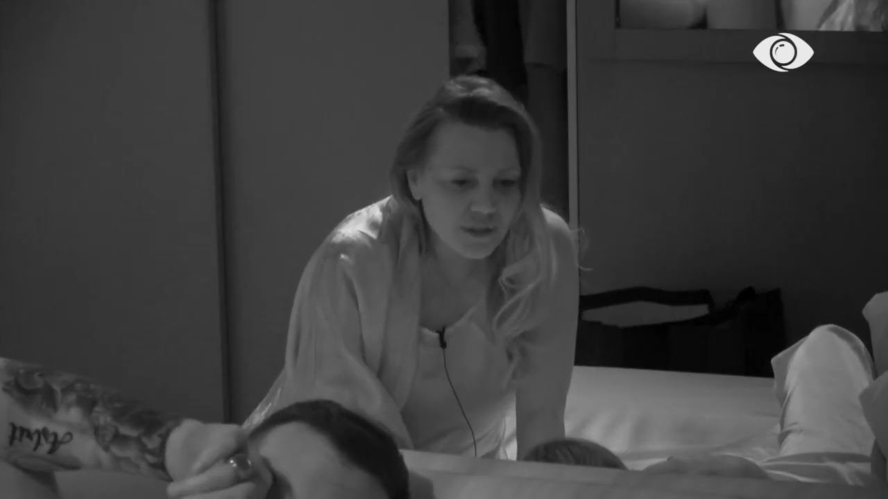 “Ti vëmë prangat”/ Gjesti tenton të lidh ‘valixhen e tundimeve’, refuzon ndihmën e Rozanës