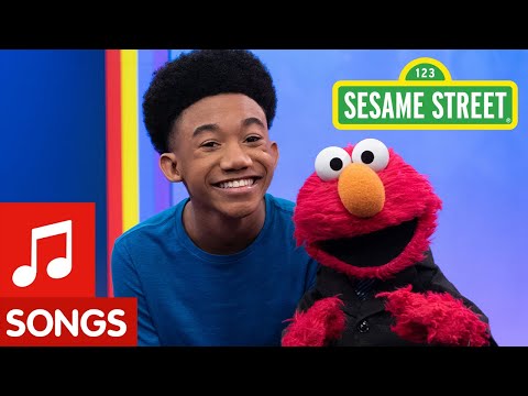 Kelvin Dukes Sings about a Restaurant! | The Not-Too-Late Show with Elmo