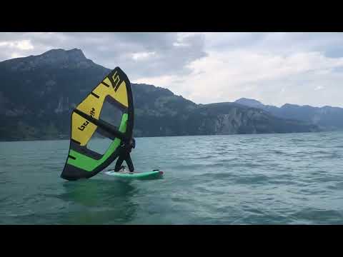 Wingfoilen auf dem Urnersee: Das erwartet Sie bei einem Anfängerkurs bei "Windsurfing Urnersee"