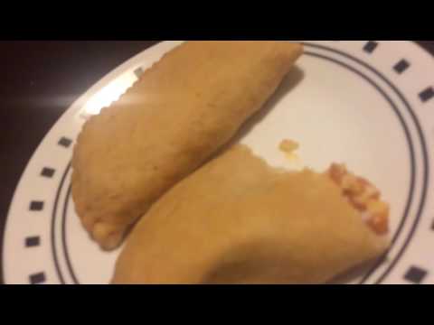 dsp tries it :Pizza pockets