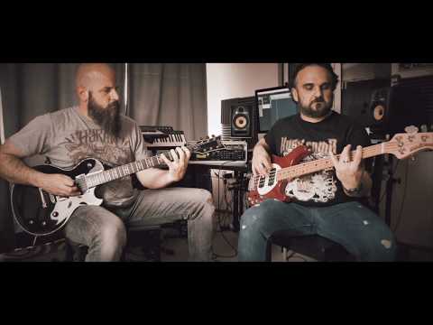 VOIDNAUT- Hunted  Guitar & Bass playthrough (Album Nadir)