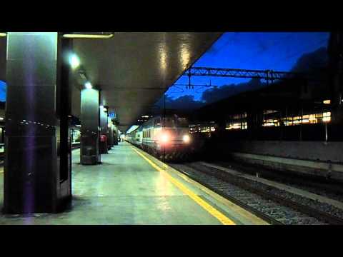 E656.052 + E444.019 in partenza con l' ICN 1955 Roma Termini - Siracusa/Palermo Centrale