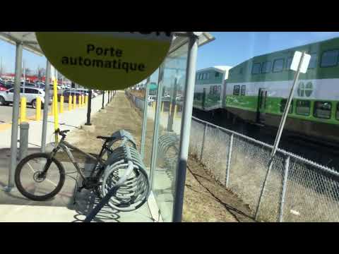 13:30 PM WB GO cab car 350 & MPI MP54AC 647 Bronte Go station March 23 2018