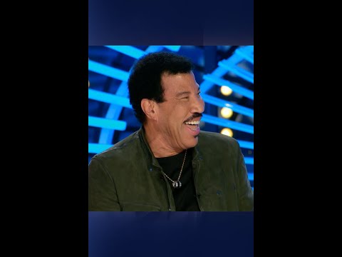 Lionel Richie: a true icon 🔔🙌 #shorts