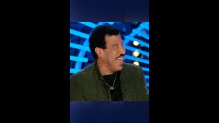 Lionel Richie: a true icon 🔔🙌 #shorts