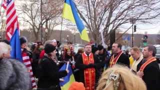 Ukrainians in Washington DC Singing Ukrainian National Anthem in Support of Euromaidan