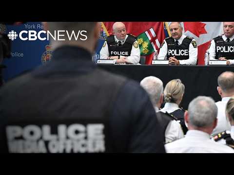 2 Toronto police officers accused of trafficking uniforms, police clothing: court documents