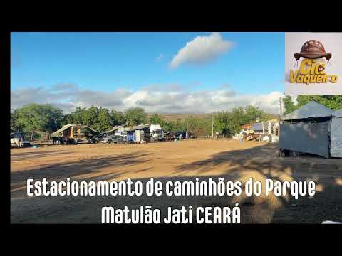 Estacionamento dos caminhos na vaquejada de Jati CE