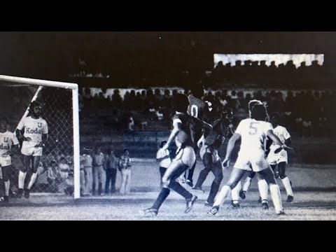 Emelec 3 x 1 Liga de Quito - (Resumen del partido 2 Diciembre 1979)