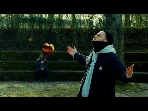 Capuze & Zutera – "Bisous, Bisous!"