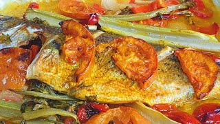 דג בס וירקות בתנור מהיר ובריא Bass fish and vegetables in the oven מטבח בקלי קלות ליהי קרויץ (ליהי קרויץ - מטבח בקלי קלות) - התמונה מוצגת ישירות מתוך אתר האינטרנט יוטיוב. זכויות היוצרים בתמונה שייכות ליוצרה. קישור קרדיט למקור התוכן נמצא בתוך דף הסרטון