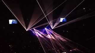 Who Wants to Live Forever (laser show) - Queen + Adam Lambert - London 18/01/15