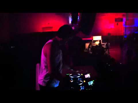 Mobin plays his track Bring that beat back @ Cintermex, Mexico