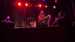 Juliana Hatfield - &quot;Please Mr. Please&quot; (ONJ cover - live at Fort Nights, Somerville, MA, 3/16/24)