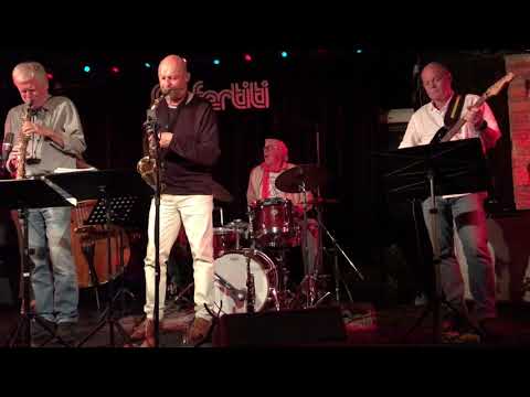 download lagu mp3 mp4 Beches Brew, download lagu Beches Brew gratis, unduh video klip Beches Brew