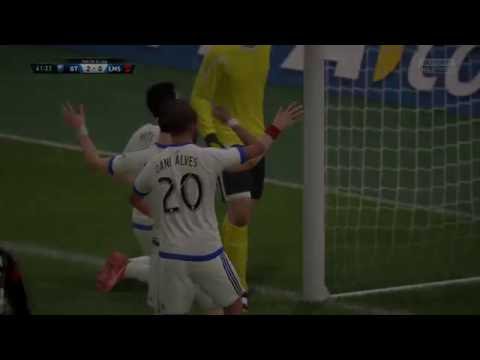 Muy buena jugada termina en gol.