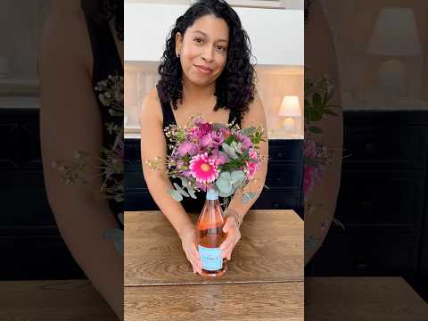 Floral bottle bouquet #shorts #short #marcelaveronica